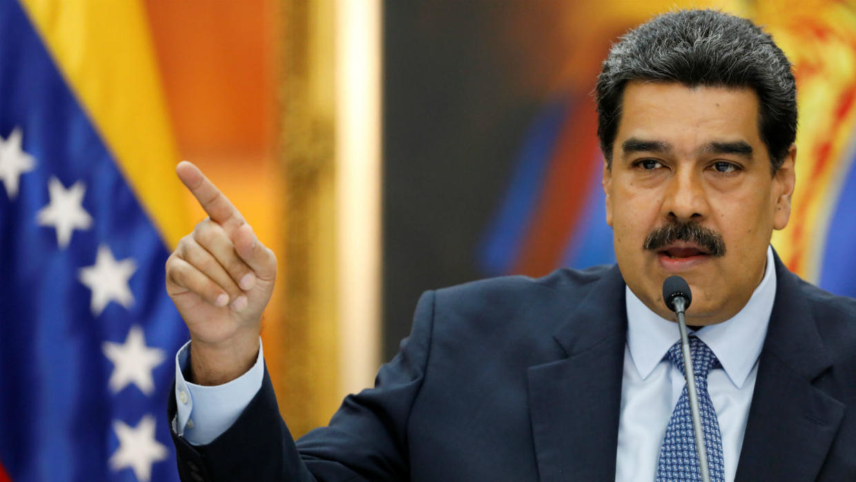 Nicolás Maduro ordena la venta de 4.5 millones de barriles de petróleo, el combustible para rutas aéreas internacionales y el cobro de servicios de los organismos públicos en petros