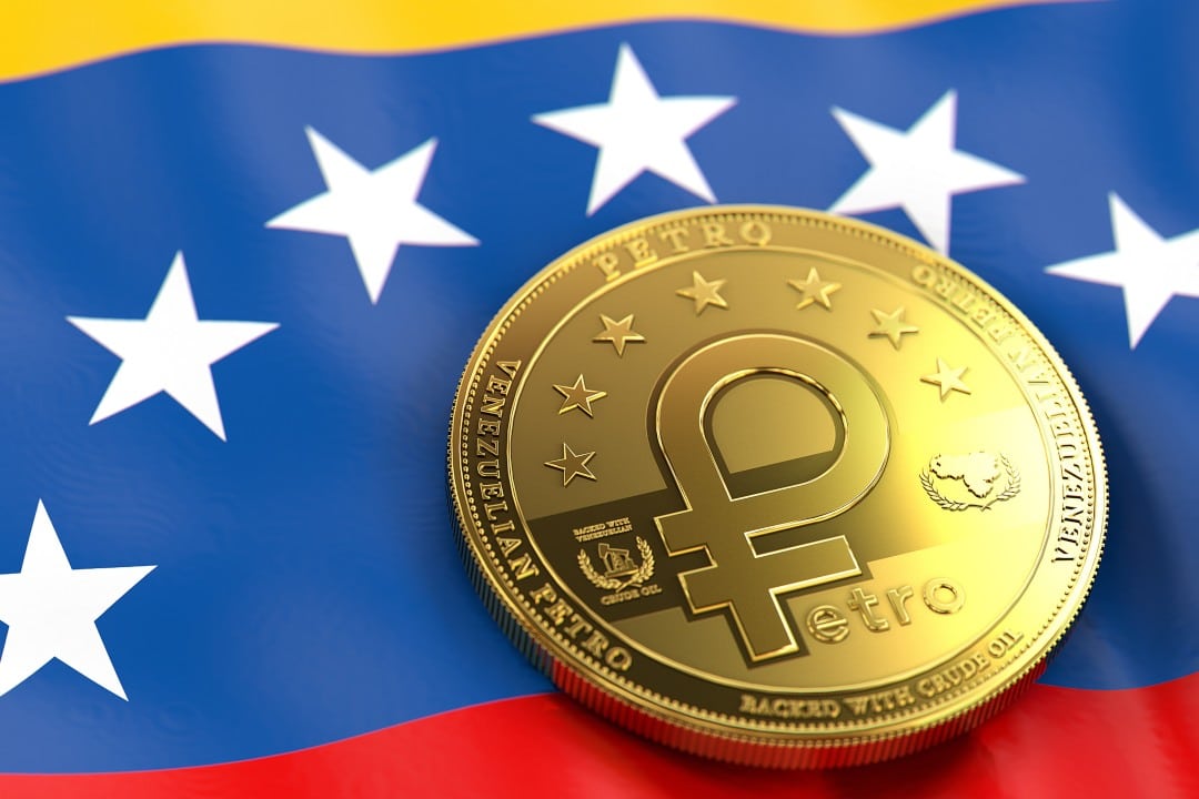 Analista asegura que el Petro debe ser redefinido, mientras que surgen más dudas sobre su precio ante la caída del barril de petróleo, supuesto respaldo principal de la moneda digital