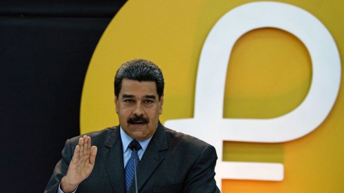 Nicolás Maduro anuncia una bonificación de un petro convertible para los médicos venezolanos y promete una nueva ofensiva con la moneda digital