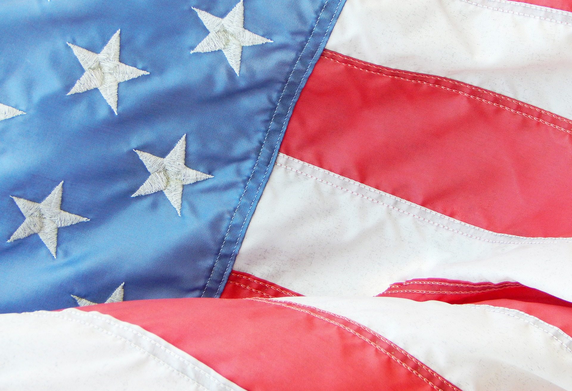 Agencia de noticias AP y Everipedia registrarán en blockchain los datos y resultados de las próximas elecciones generales de Estados Unidos