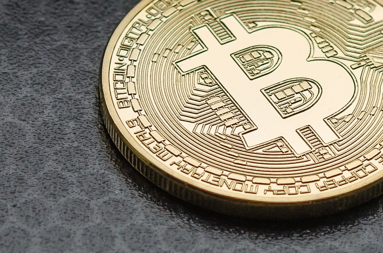 Uno de los bancos más antiguos de Estados Unidos ofrecerá custodia de Bitcoin y Uber evalúa aceptar pagos en la criptomoneda, que alcanzó nuevo precio máximo histórico superando los 48 mil dólares