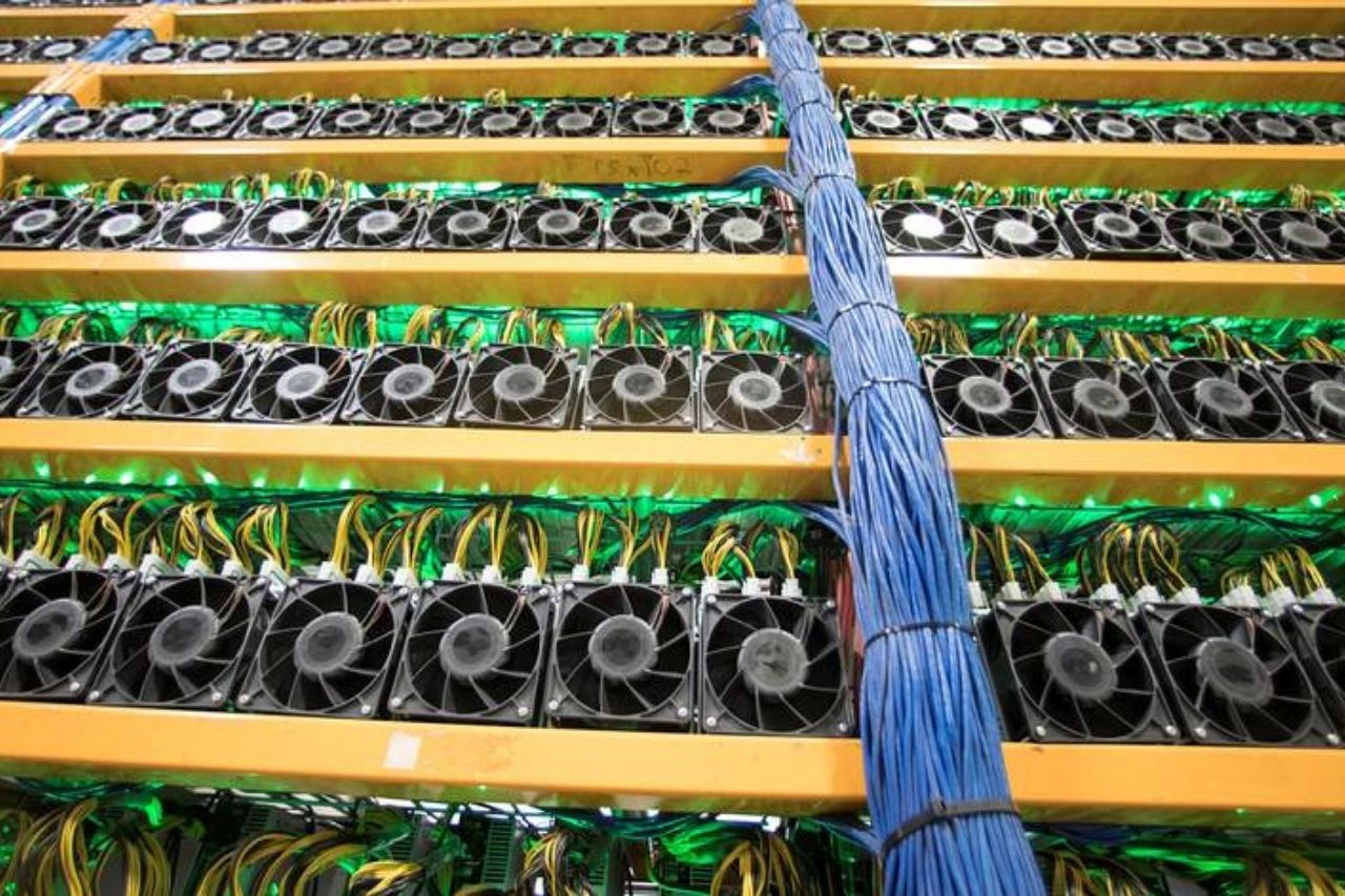 Empresa minera Bitfarms extrajo 339 unidades de Bitcoin en noviembre