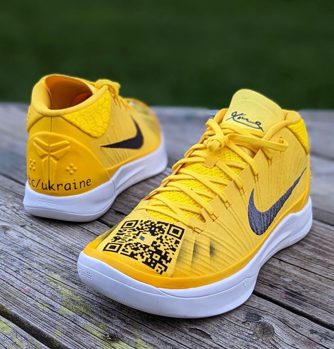 Jugadores de la NBA usarán códigos QR de Bitcoin en sus zapatillas para apoyar la causa de Ucrania
