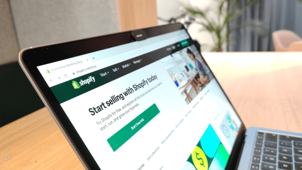 Comerciantes de Shopify tendrán acceso a pagos con USDC gracias a la integración de Solana Pay